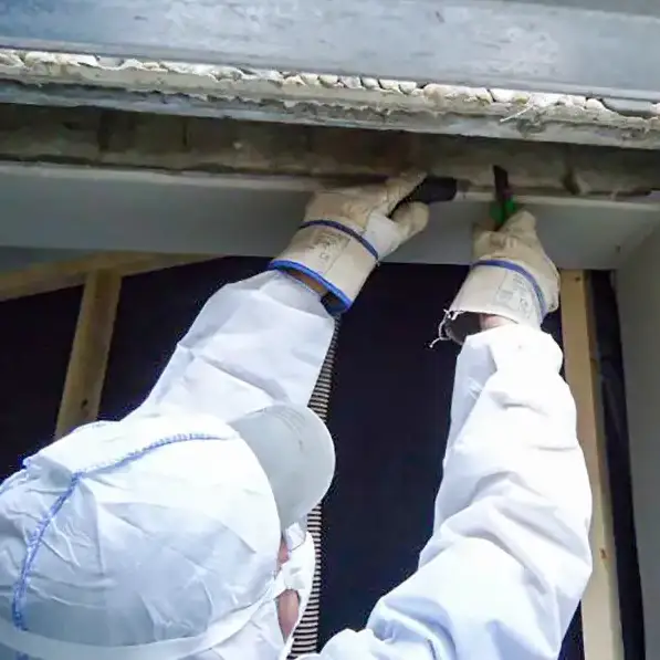 Vorarbeiter bei Sanierungsarbeiter